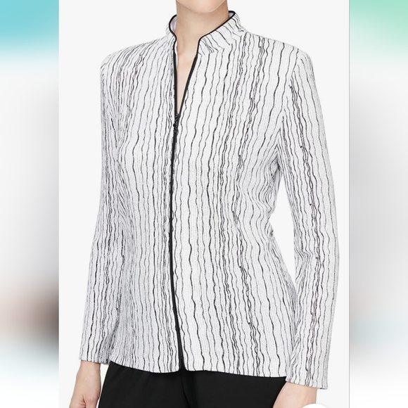 Alex Evenings Jackets & Blazers - Alex Evenings Womans Shimmer jacket Black and white Size 8 Zip front Embellished